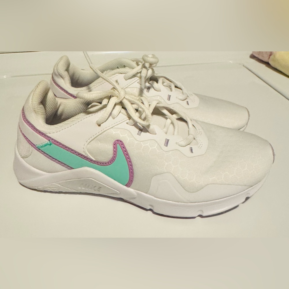 Nike women’s shoes size 7